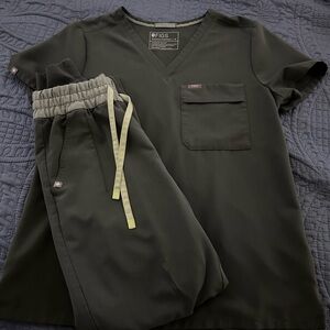 FIGS Moss Green Scrub Top & Jogger Set with Light Drawstring